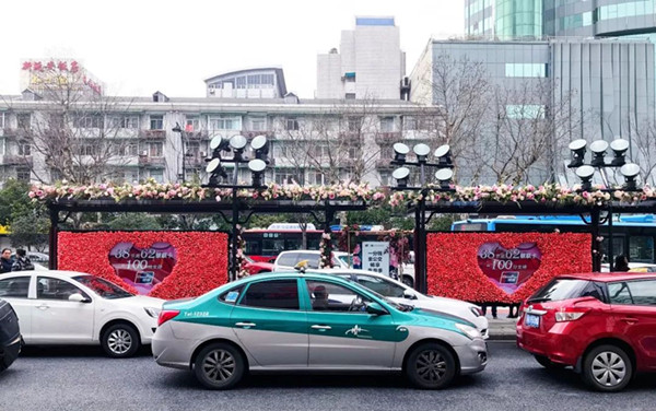 杭州公交車(chē)候車(chē)廳廣告