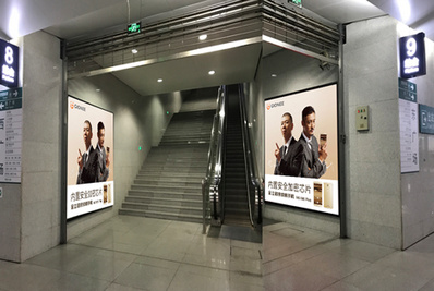 南昌火車(chē)站燈箱廣告