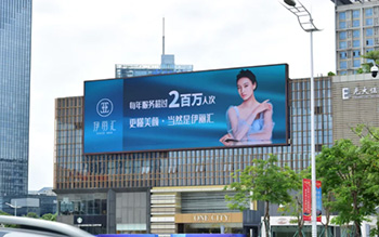 2020上半年戶外廣告投放刊例花費(fèi)688億元，市場恢復(fù)增長態(tài)勢！