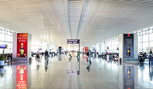 青島機(jī)場(chǎng)廣告有哪些？青島膠東機(jī)場(chǎng)廣告哪個(gè)位置好？青島機(jī)場(chǎng)廣告效果怎么樣？