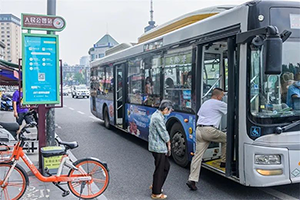 成都公交廣告價格多少錢？食品生鮮快消成都公交車身廣告案例