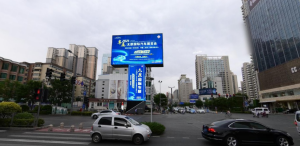 太原LED廣告價(jià)格多少錢？太原親賢街長治路龍柱LED立柱大屏廣告牌地標(biāo)