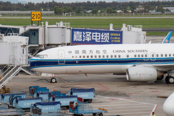 溫州機(jī)場(chǎng)廣告價(jià)格？溫州龍灣機(jī)場(chǎng)廊橋戶外廣告牌出發(fā)到達(dá)全覆蓋