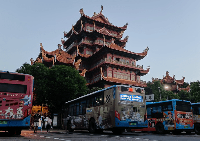福州公交車廣告價格多少錢？福州公交車身廣告巴士廣告線路優(yōu)勢