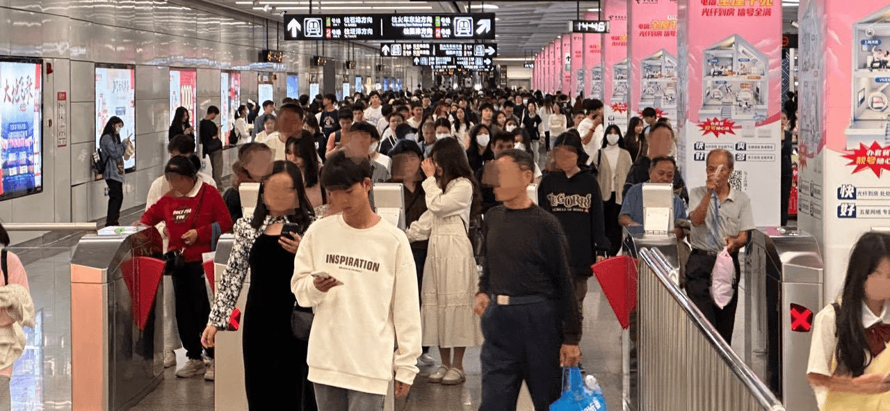 南寧地鐵廣告價格收費多少錢？南寧地鐵朝陽廣場站站廳包柱廣告