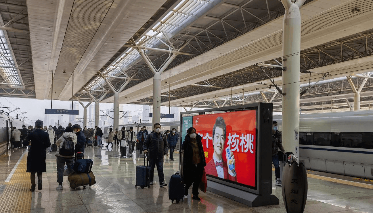 南昌西站廣告價格收費多少錢？南昌西高鐵站春運候車熱門廣告牌