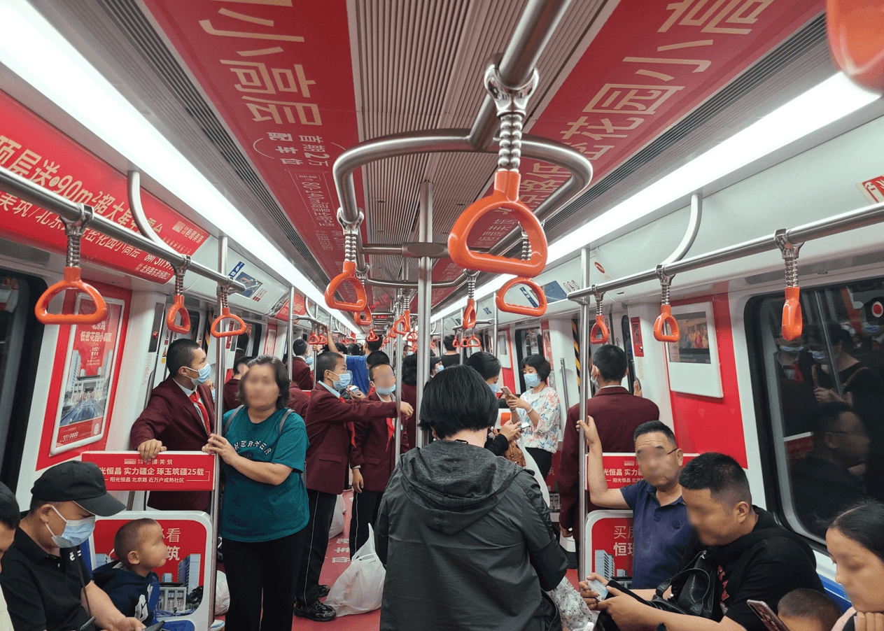 烏魯木齊地鐵列車廣告價格收費？烏魯木齊地鐵內(nèi)包車廣告案例圖