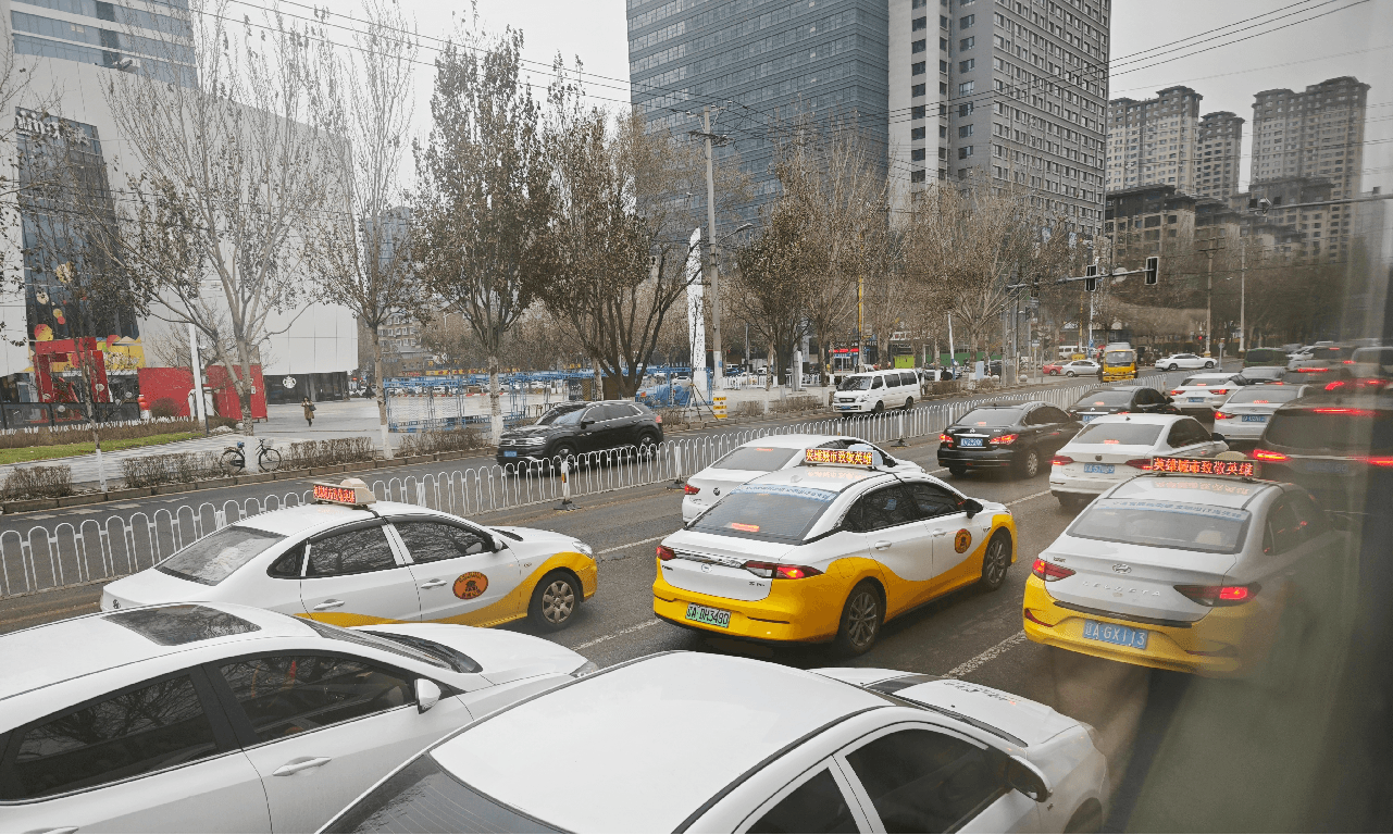 沈陽(yáng)出租車廣告價(jià)格收費(fèi)多少錢？沈陽(yáng)出租車頂屏廣告節(jié)日慶典