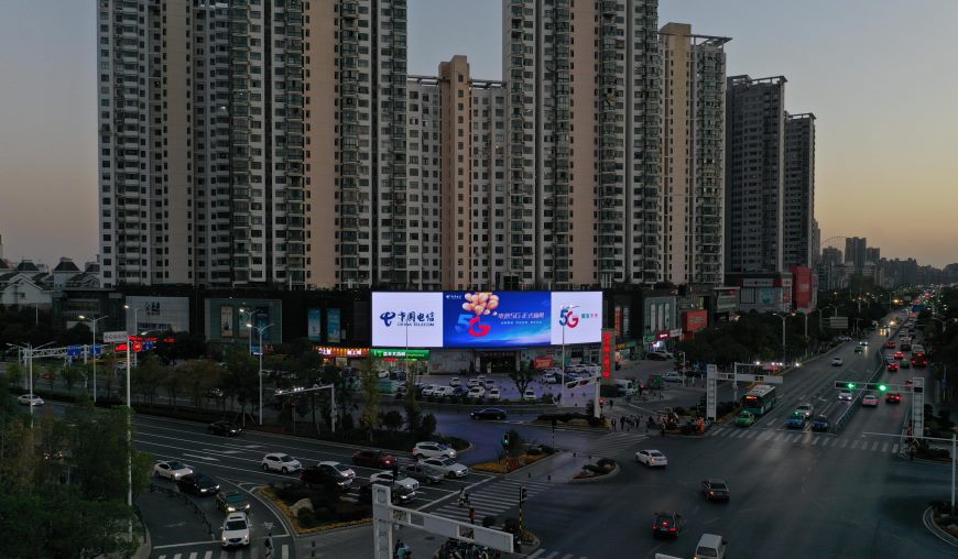 南昌洪城時代廣場LED大屏廣告價格收費，南昌紅谷灘橫屏廣告牌