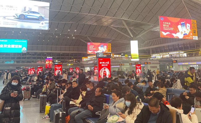 西安北站候車大廳廣告價格，西安北高鐵站最具性價比刷屏機廣告