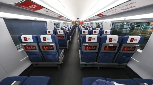 高鐵列車冠名廣告價格收費，高鐵列車內(nèi)車身廣告案例圖