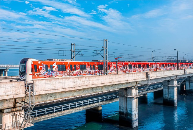 廈門地鐵內(nèi)外包車廣告游戲車身案例圖，廈門地鐵列車廣告價格收費