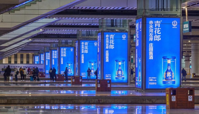 南寧東站燈箱廣告價格收費，南寧東高鐵站出發(fā)到達站臺全覆蓋廣告