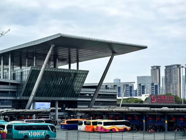 深圳灣口岸出入口通道LED大屏廣告牌，南山深圳灣口岸廣告價格收費