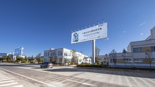 大理機(jī)場航站樓戶外立柱大牌圍擋廣告牌，大理機(jī)場廣告價格收費