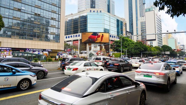 深圳深南大道華強(qiáng)北路口賽格LED橫屏廣告，深圳戶外大屏廣告價格