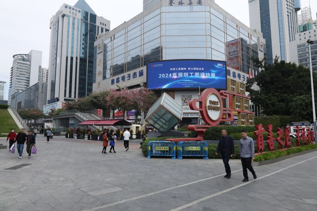 深南大道華強(qiáng)北路口賽格廣場LED廣告，深圳戶外大屏廣告價(jià)格