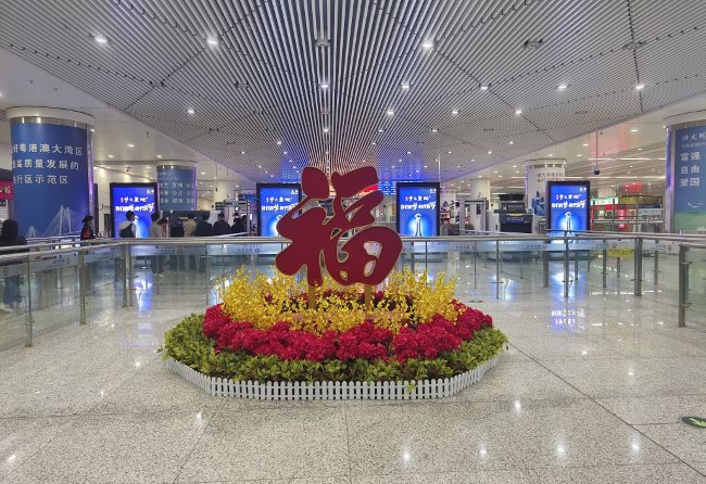 福田高鐵站進(jìn)站安檢閘機(jī)口廣告，深圳福田站大屏廣告價(jià)格