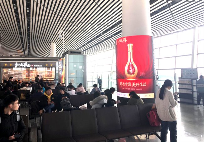 天津機(jī)場出發(fā)登機(jī)口LED廣告投放，天津?yàn)I海機(jī)場大屏廣告價(jià)格
