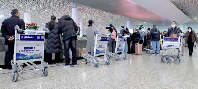 深圳機(jī)場(chǎng)手推車廣告投放，深圳寶安機(jī)場(chǎng)行李推車貼廣告價(jià)格