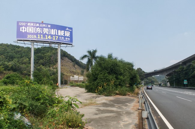 東莞虎門大橋高速立柱大牌廣告投放，東莞高桿戶外廣告價格