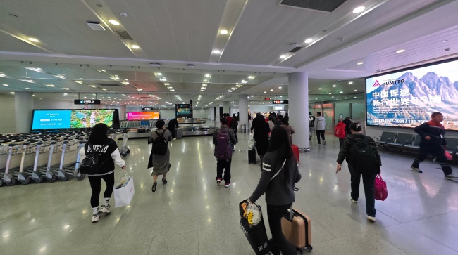 泉州晉江機場行李轉(zhuǎn)盤LED廣告投放，泉州機場大屏廣告價格