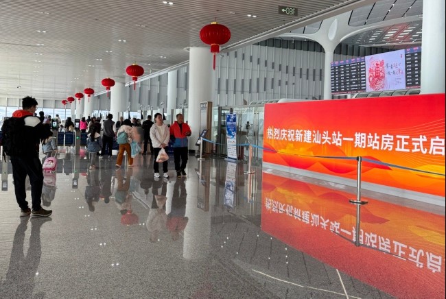 汕頭站高鐵進(jìn)站口燈箱廣告投放，汕頭站出發(fā)大廳廣告價(jià)格