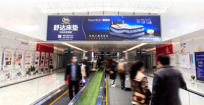 寧波機(jī)場GTC通廊頂部燈箱廣告投放，寧波櫟社機(jī)場大屏廣告