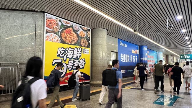 廣州東站出站口墻面燈箱廣告投放，廣州東高鐵站大屏廣告價(jià)格